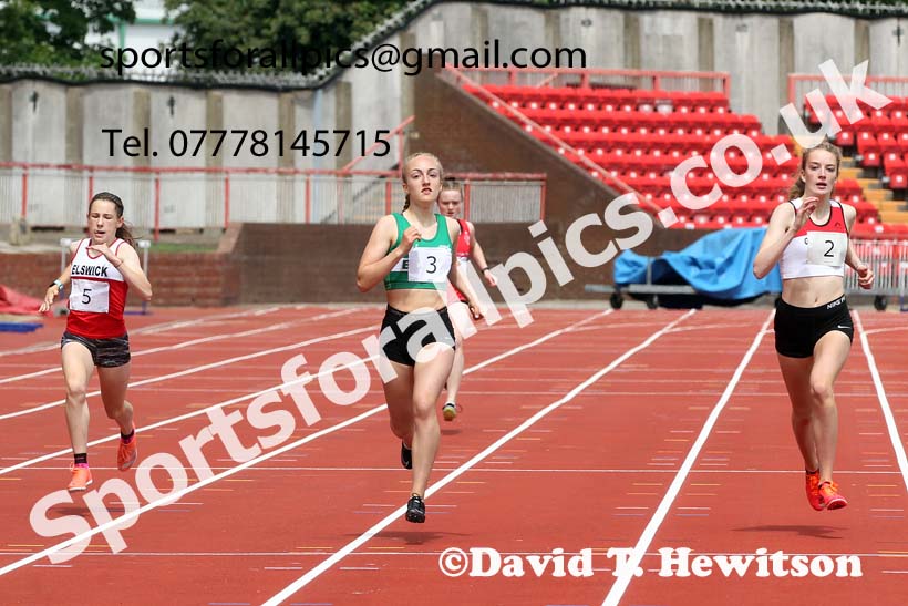 300 metres, 2021 Northumberland, Durham and Cleveland Schools. Photo: David T. Hewitson/Sports for All Pics